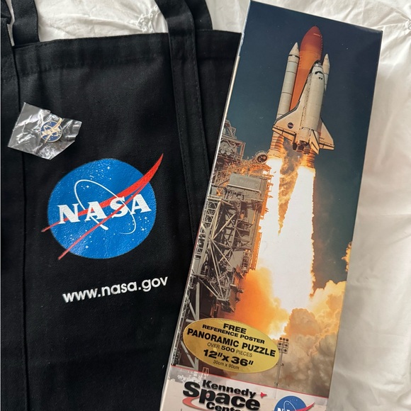 NASA Plush, Snow Globe, Puzzle, Bag, and Pin Set - Picture 5 of 10